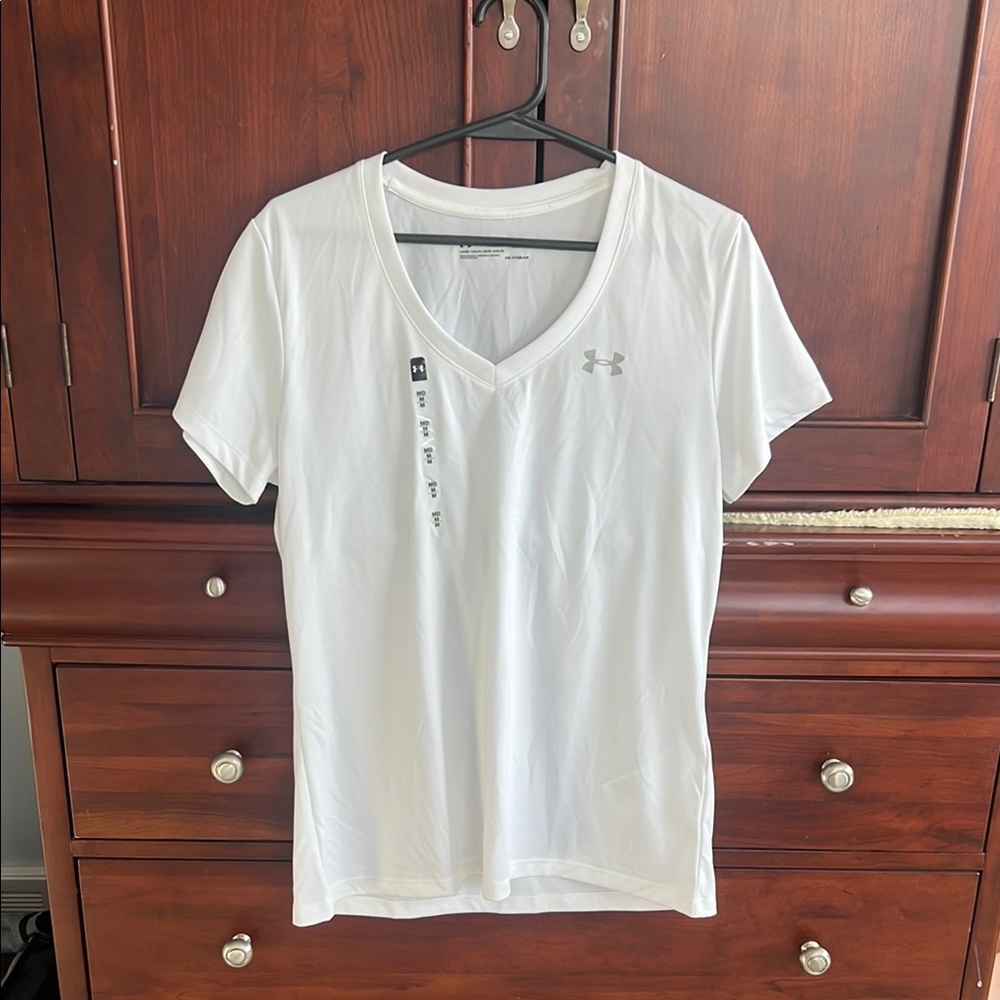 Under Armour Women's White V-Neck Top